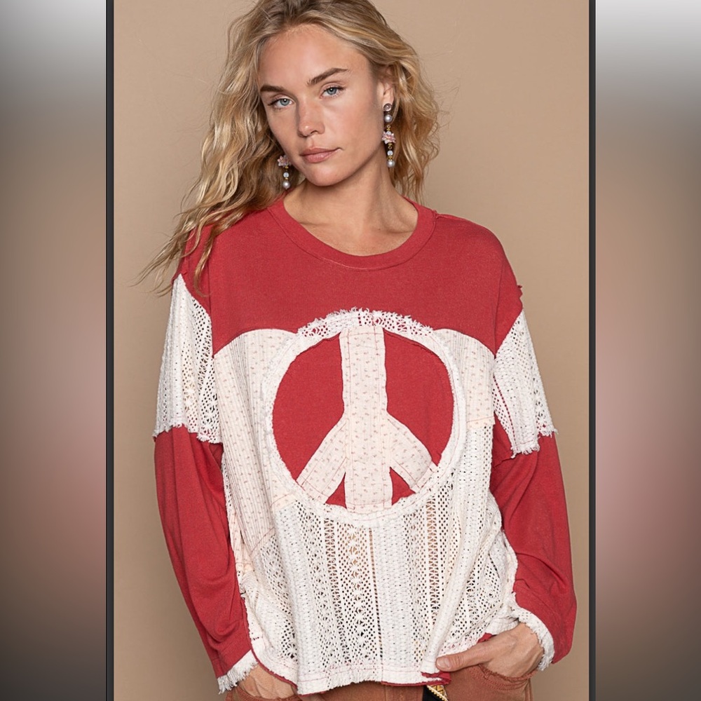 19 ❤️POL peace sign crochet top